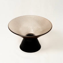 Load image into Gallery viewer, Viva Nut Bowl - Set of 2