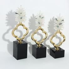 Load image into Gallery viewer, Carnation Sculpture Black - Set of 3