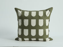 Load image into Gallery viewer, Clover Cushion Cover