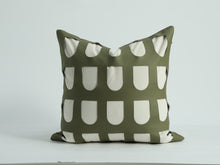 Load image into Gallery viewer, Clover Cushion Cover