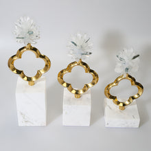 Load image into Gallery viewer, Carnation Sculpture - Set of 3