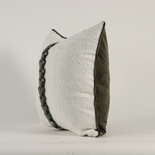 Load image into Gallery viewer, Verde Cushion Cover