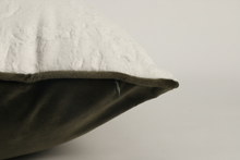 Load image into Gallery viewer, Verde Cushion Cover