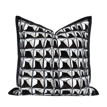 Load image into Gallery viewer, Illusion Cushion Cover