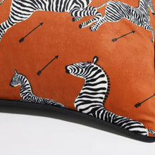 Load image into Gallery viewer, Carrey Cushion Cover
