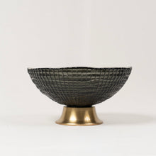 Load image into Gallery viewer, Crackle Nut Bowl
